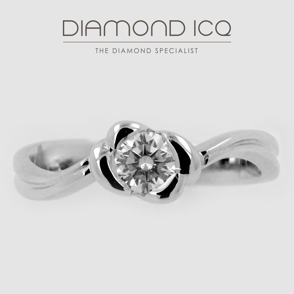 18K White Gold Solitaire Diamond Ring with 0.23 Carat Diamond