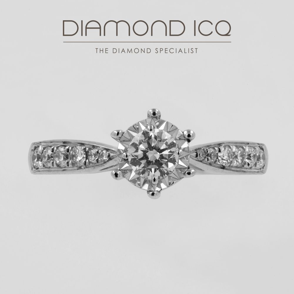 18K White Gold Diamond Ring with 0.16 Carat Diamond